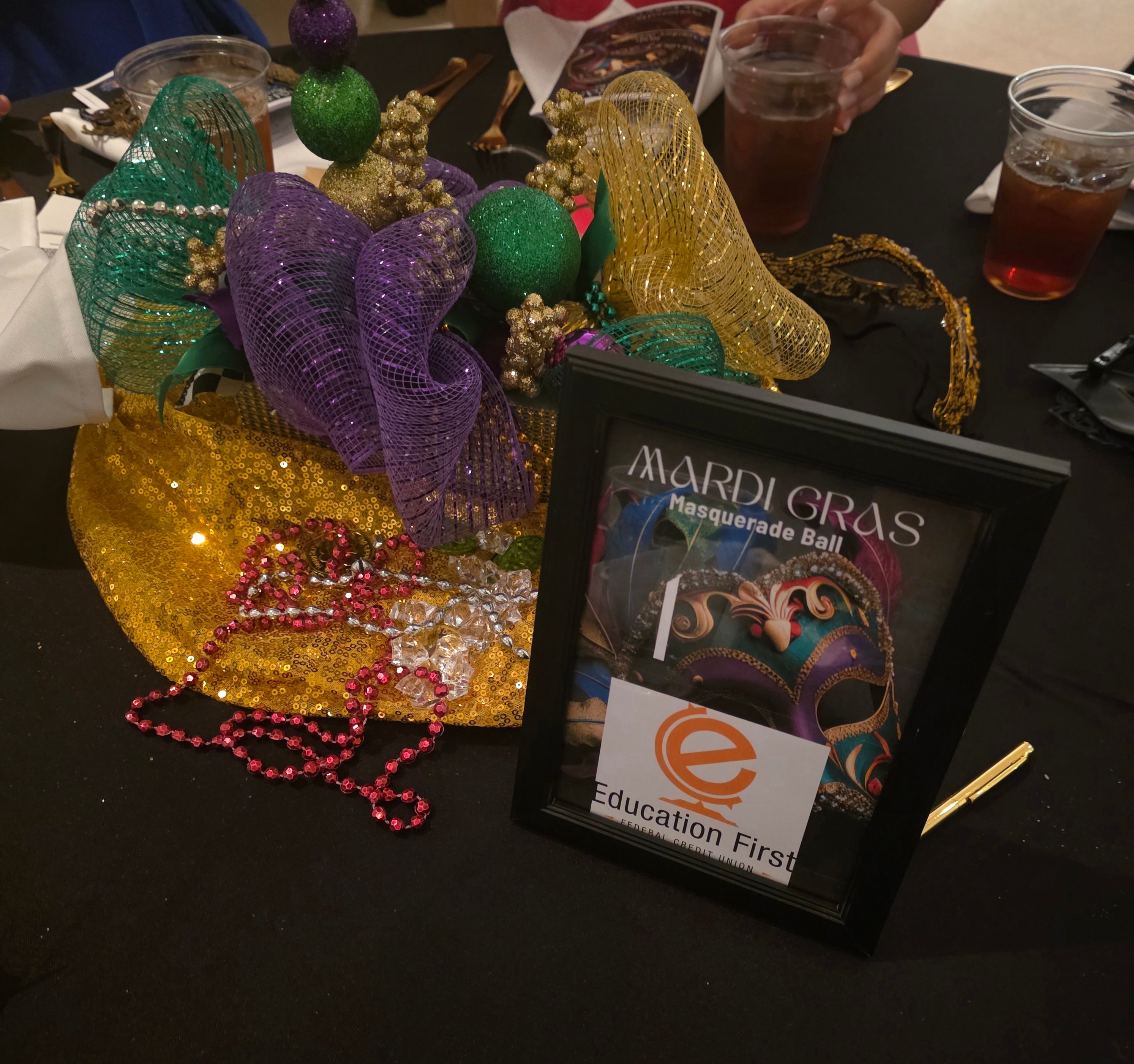 Silsbee_Chamber_Table